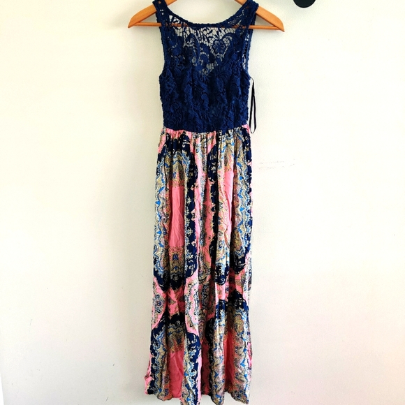 Angel Biba Dresses & Skirts - ANGEL BIBA|| CROCHET AND PAISLEY PRINT MAXI DRESS SIZE 10